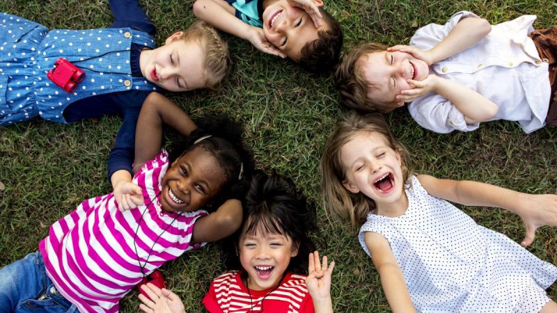 6歳でできることは？6歳までの成長の目安と言語のアプローチ