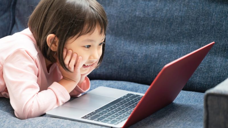 幼児向けの英語環境を自宅で作るには？おすすめはユーチューブキッズ