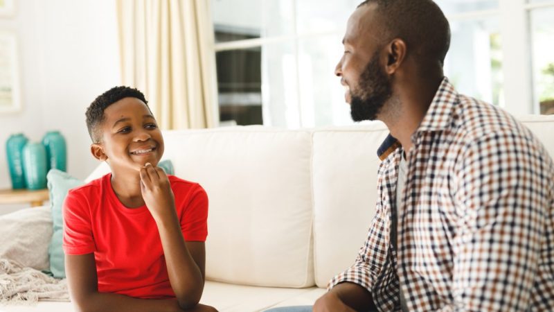 “Happy”や“Sad”だけじゃない！感情を伝える英語の基本フレーズ＆8つの表現リスト