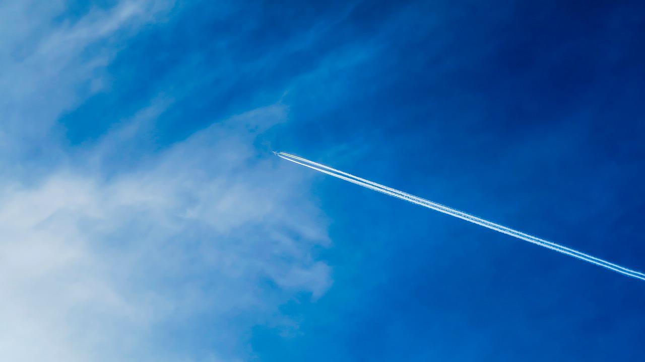 飛行機雲、いわし雲など、〇〇雲の英語での言い方は？