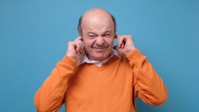 「うるさい！」ってnoisy？とloud？英語でいうには？「味にうるさい人」も解説