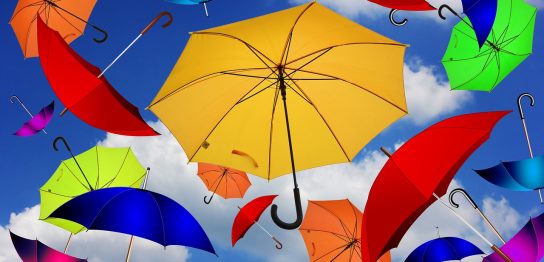 【傘を英語で】パラソルにもアンブレラにも意味がある！【世界の傘事情も】