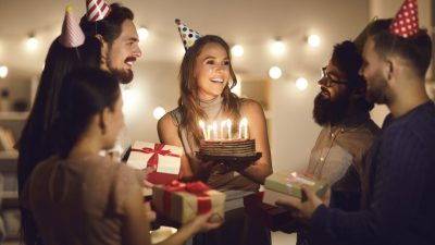 英語で「お誕生日おめでとう」をおしゃれに伝えよう！手紙の表現も紹介