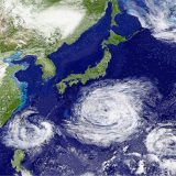 「台風」は英語でtyphoon？ハリケーンやサイクロンとの違いも徹底解説！