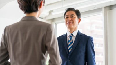 英語の【敬語】表現を知ってる？ビジネスシーンで役立つ丁寧な表現を習得しよう！