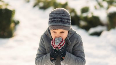 「寒い」は英語でcoldだけじゃない！寒さのレベルによって英語表現を使い分けよう！