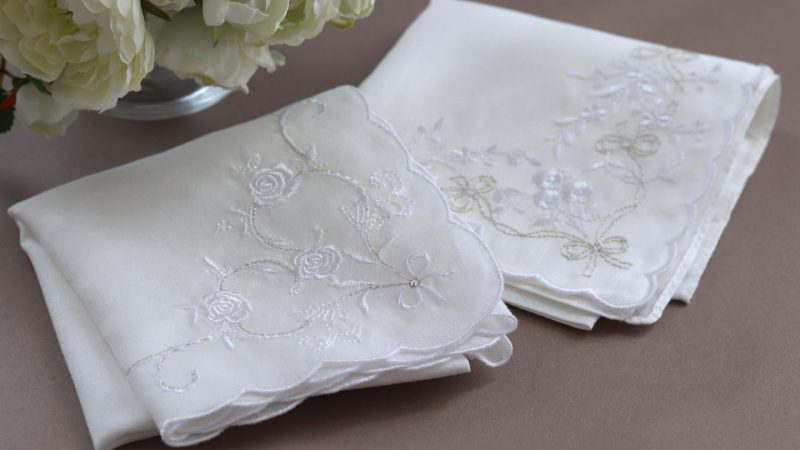 え？ハンカチで鼻かむの！？「ハンカチ」を英語で正しく理解しよう！