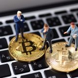 「仮想通貨」は英語で何と言う？ビットコインや暗号資産に関しても解説