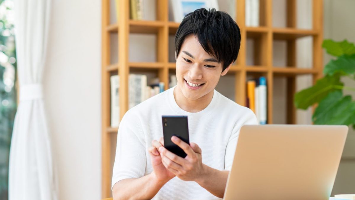 【オンライン英会話】スマホでも受けられる？必要なものや注意点を解説