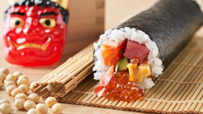 「節分」は英語で何と言う？「豆まき」や「恵方巻」等の関連語も紹介