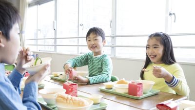 給食の英語を知ろう。社員食堂・まかない・プリズンミールや海外の学校給食事情も