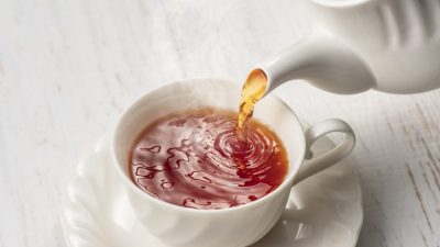 「紅茶」は英語で何て言う？ ブラックティーって何？ 語源や由来も解説