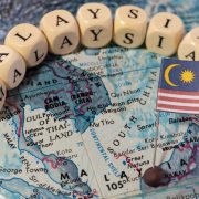 「マレーシア」で英語は通じる？国の特徴や英語レベル、英語が使えるシーンを解説