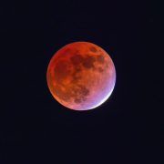 「月食（月蝕）」は英語で何て言う？ 皆既月食や日食も含めて詳しく解説！
