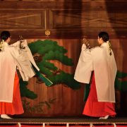 海外で「伝統」について英語で会話をしよう。伝統芸能や歌舞伎や武道などの日本の伝統文化の表現を紹介