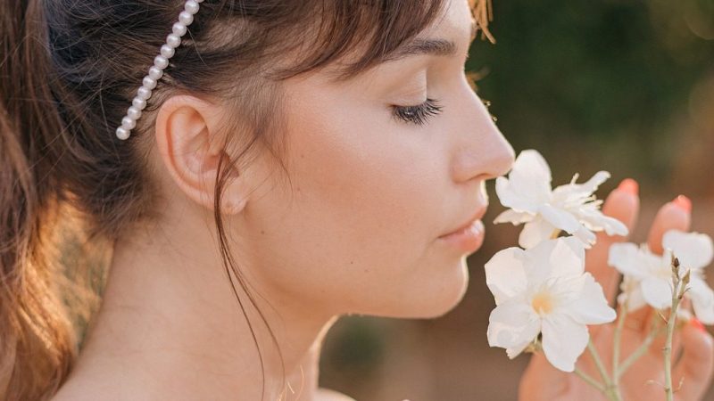 「香り」は英語で何て言う？甘い香りや香りが残るなど関連する英語を紹介