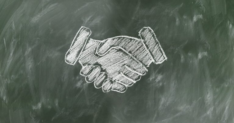 「人間関係」は英語で何て言う? 交友関係など、その他の人との関わりもご紹介| Kimini英会話