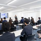 「説明会」は英語で何と言う？就職説明会や学校説明会なども解説！