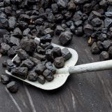 「石炭」は英語で何という？木炭との違い、ダイヤモンド、タイヤについても言及