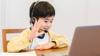 【子育て英語】子どものオンラインレッスン・各国の発達事情も紹介