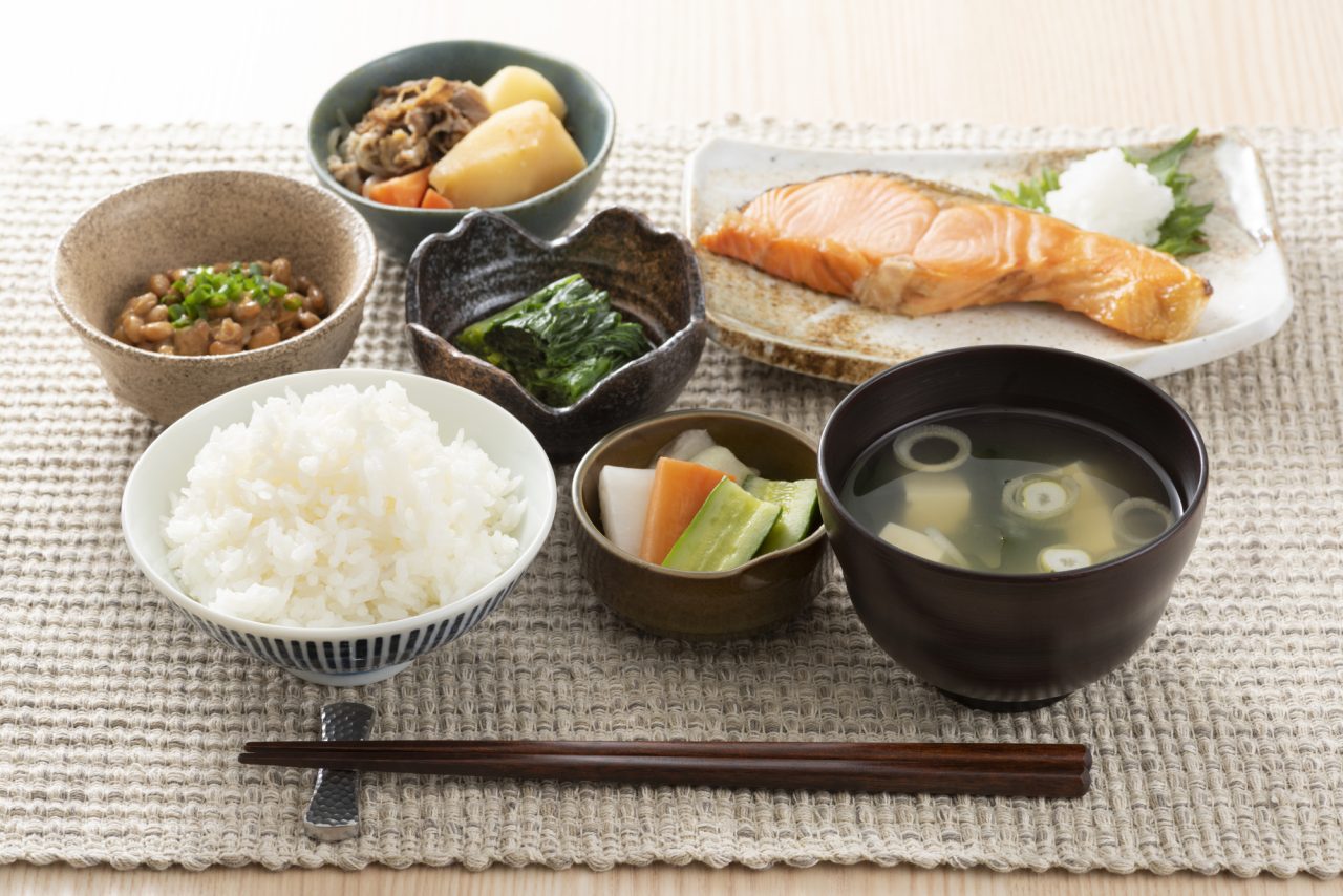 「和食」は英語で何て言う？ 「天ぷら」や「一汁三菜」についても解説！