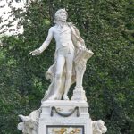 「レクイエム」の意味とは？英語表現や鎮魂歌・挽歌との違い、世界三大レクイエムを紹介