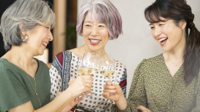 reunionの意味や使い方とは？再会の英語、reuniteとの違いも解説