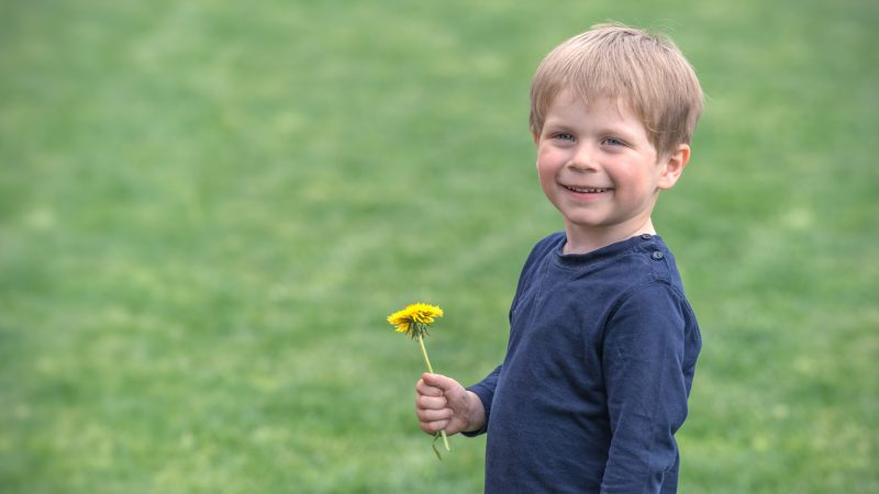 ネットスラングyoloの意味とは？人生は一度だけ・人生は短いの英語を紹介