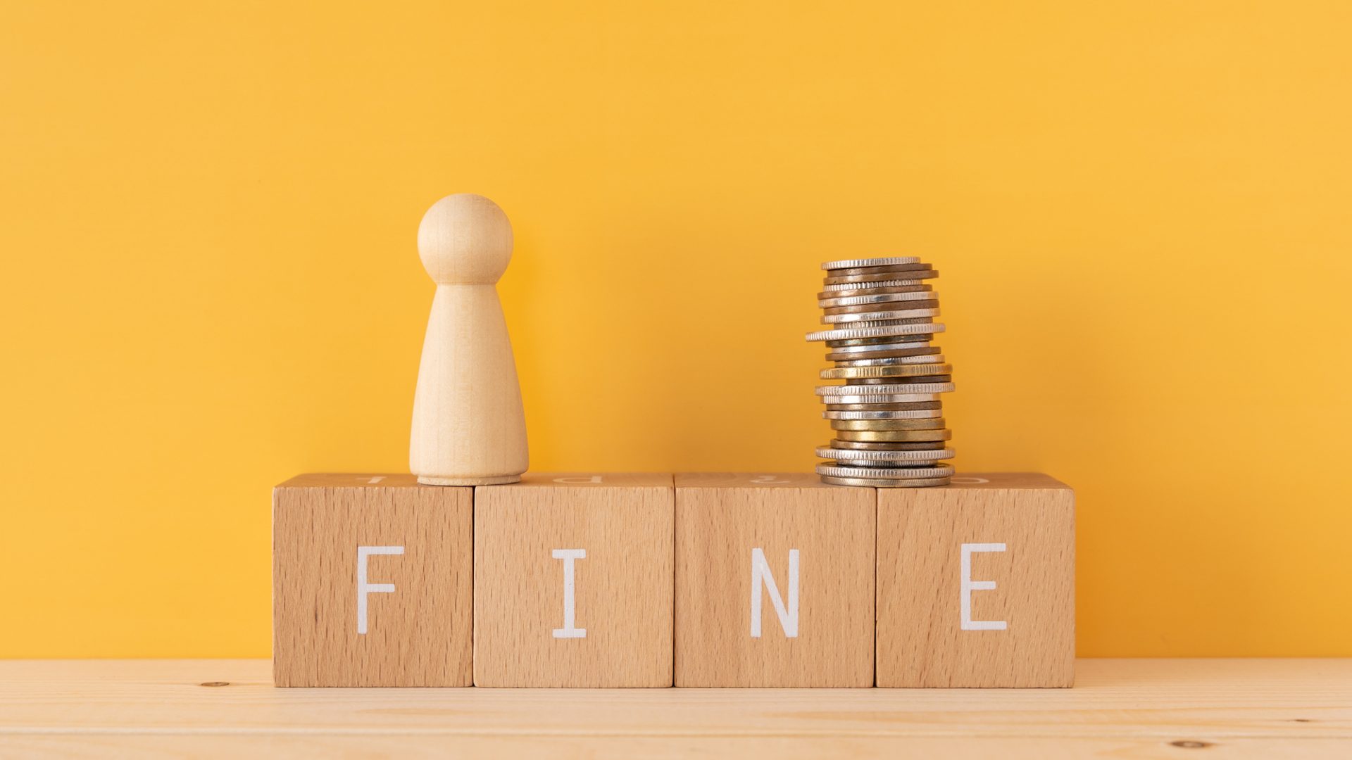 「罰金」は英語で何て言う？罰金の意味や罰金にまつわる英語を解説！| Kimini英会話