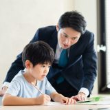 「チューター」はどういう意味？カタカナと英語”tutor”の意味を紹介