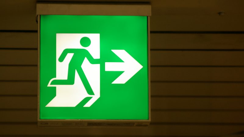 “Exit”の意味は何？”Exit”を使いこなすための完全ガイド