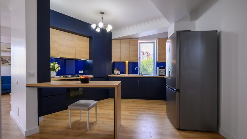 edgeの意味とは？端・縁・角や優位性の英語、関連フレーズを例文で紹介