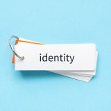 【identity】の意味とは？身元・同一性・身分証明を表す英語を例文で紹介