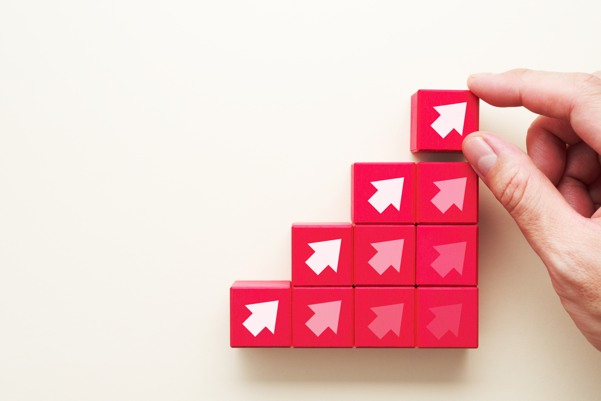 【boom】の意味とは？ブームや急上昇を表す英語。マイブームは和製英語？