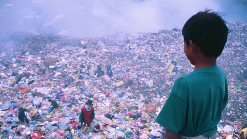 子どもと一緒に英語で考える世界の環境問題「ごみの国際輸出」