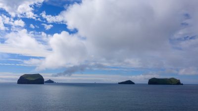 スルツェイ島とは？アイスランドの世界遺産である火山島を英語で解説