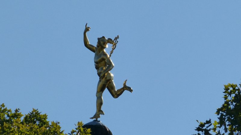 【ヘルメス】ギリシャ神話の多彩な神の正体と伝説を英語で解説