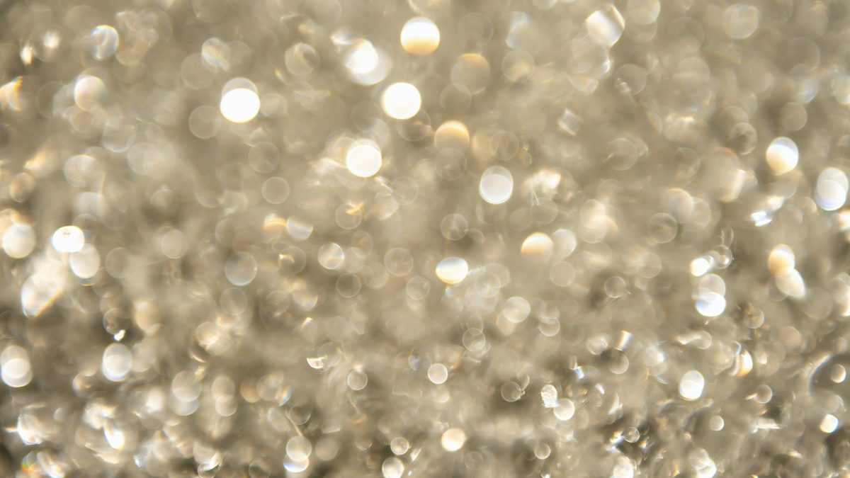 「キラキラ」は英語で何と言う？夜空の星や輝かしい人を修飾する6つの表現