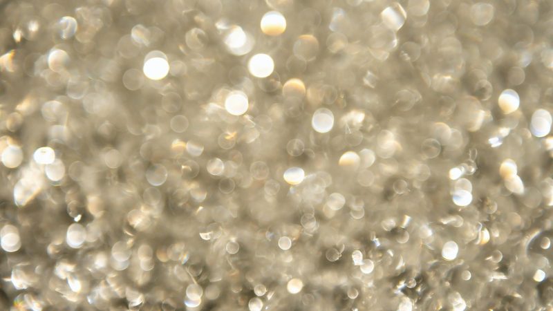 「キラキラ」は英語で何と言う？夜空の星や輝かしい人を修飾する6つの表現