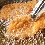 「サクサク」は英語で何と言う？食感や動作の擬音語をマスターしよう！