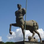 古代ギリシャ神話「ケンタウロス」は野性と理性、力と知性の狭間で揺れる存在