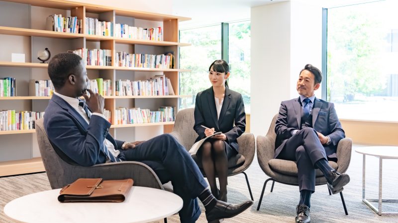 日本の通訳者、翻訳者を英語で説明！役割やスキルも併せて紹介！