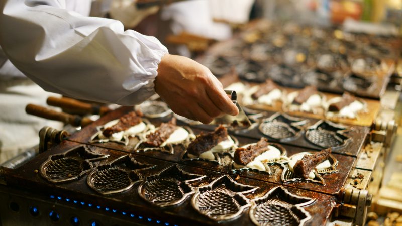 たい焼き屋店員の仕事を英語で説明！ 業務内容・接客スタイル・文化の特徴を英文で紹介