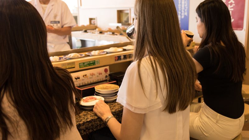 回転寿司店員｜皿の色から注文方法まで！お役立ち英単語とロールプレイング