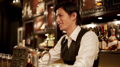 バー店員の外国人への接客に自信を！ お役立ち英単語＆ロールプレイング