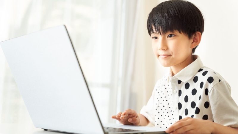 小学生でも聞き取れる！英検準2級プラスのリスニング対策完全ガイド：YouTube動画紹介【出題形式を解説】