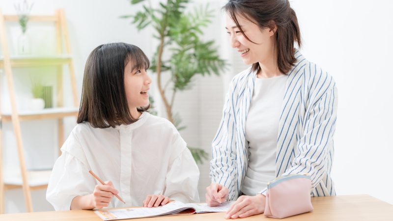 【英検準2級プラス】ライティングの要約問題と意見文対策：完全ガイド