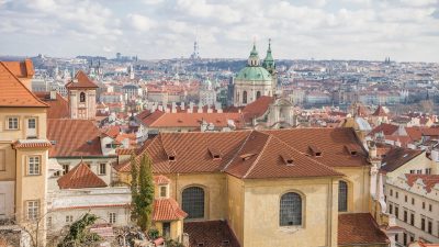 チェコの世界遺産「プラハ歴史地区」とは？中世の宝石箱のみどころを英語を交えて解説