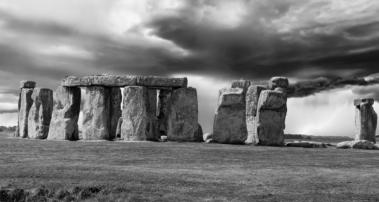ストーンヘンジ、エーヴベリーと関連する遺跡群の歴史