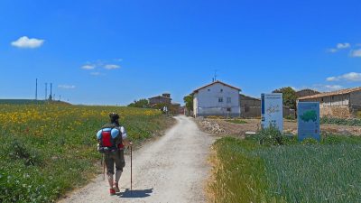 世界遺産「フランスのサンティアゴ・デ・コンポステーラの巡礼路」を英語で歩く